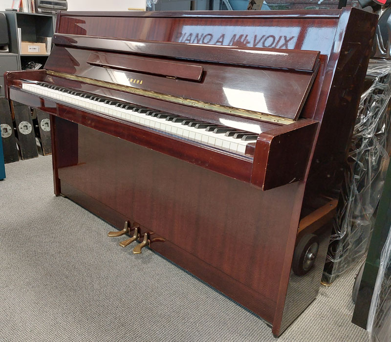 YAMAHA C108 - 2 500 €